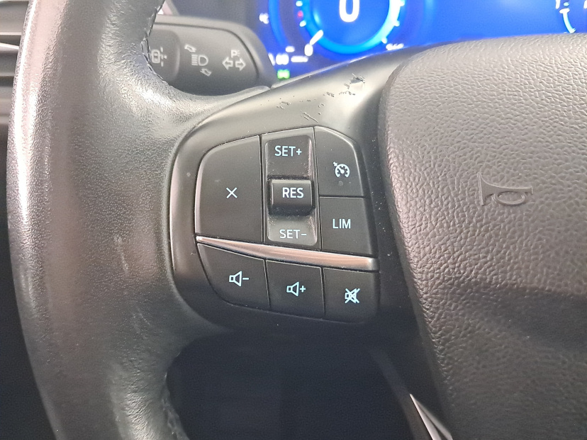 Ford Kuga, 2021