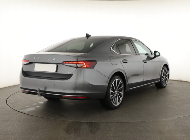 Škoda Superb - 2024