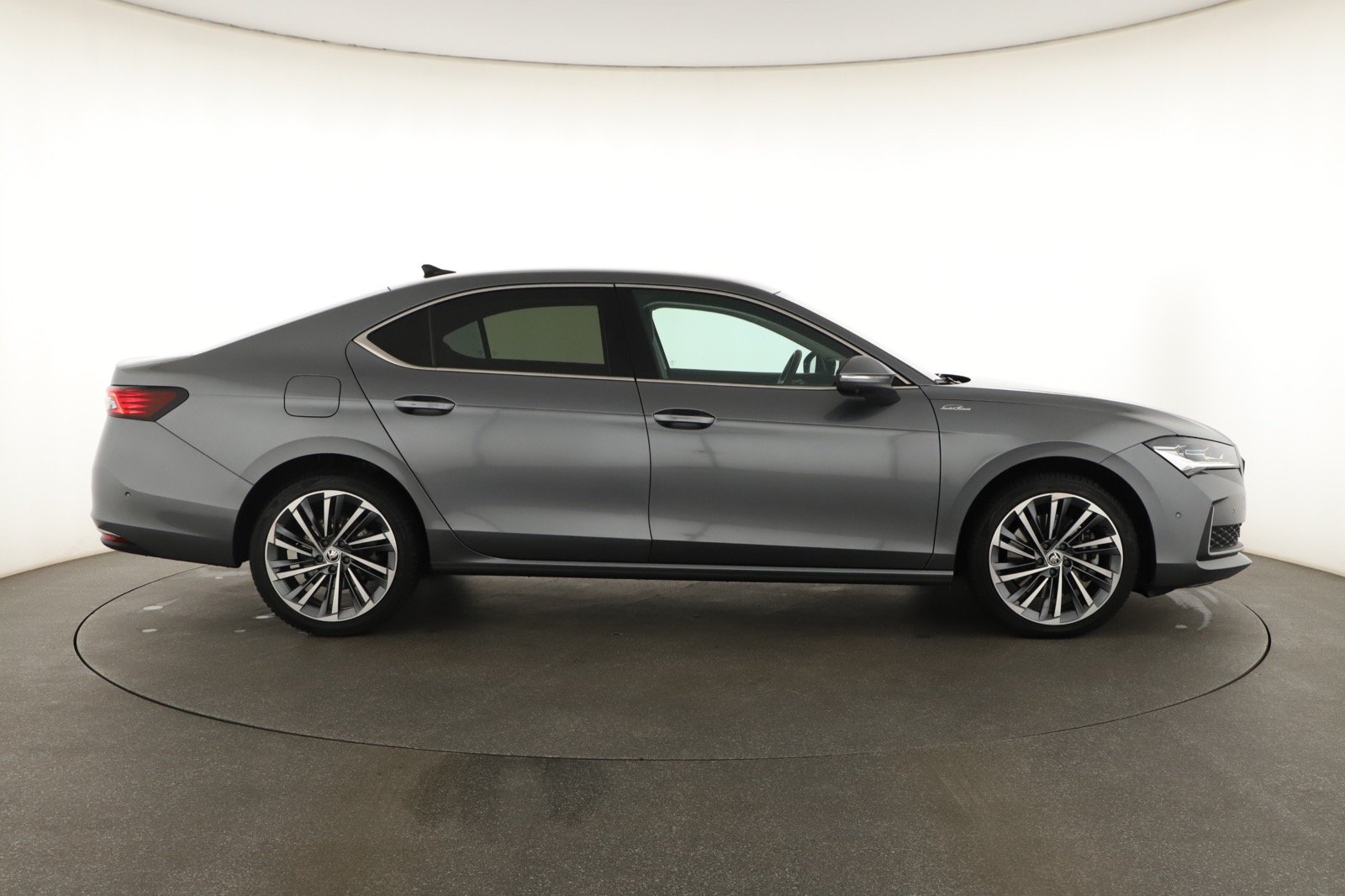 Škoda Superb - 2024