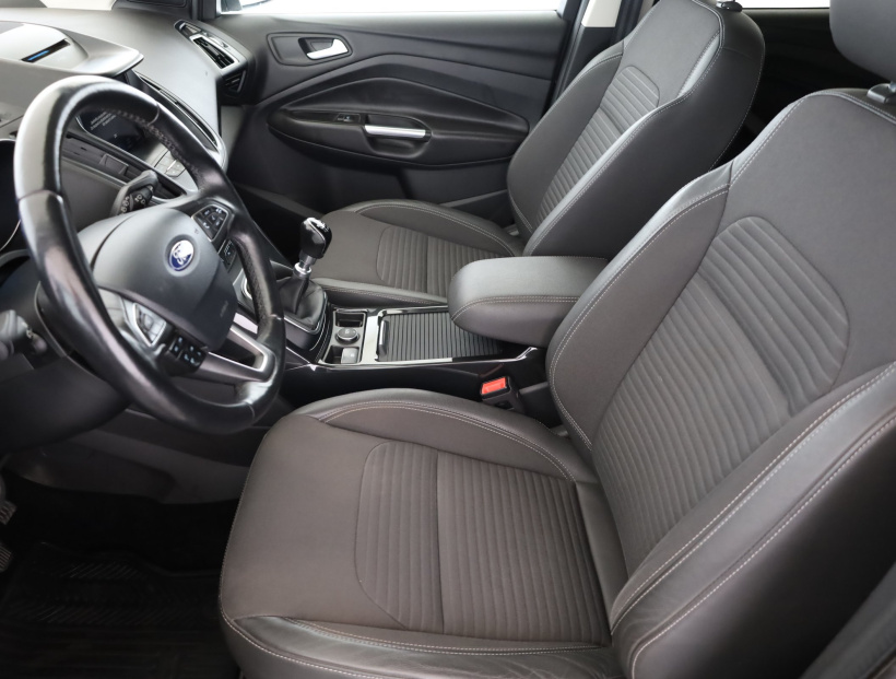 Ford Kuga, 2017