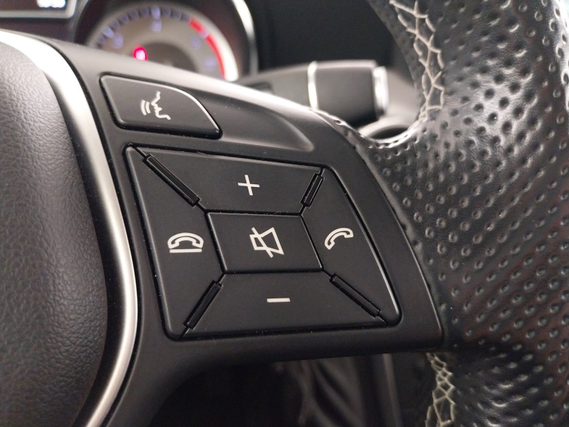 Mercedes-Benz GLA, 2015