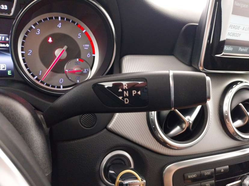 Mercedes-Benz GLA, 2015