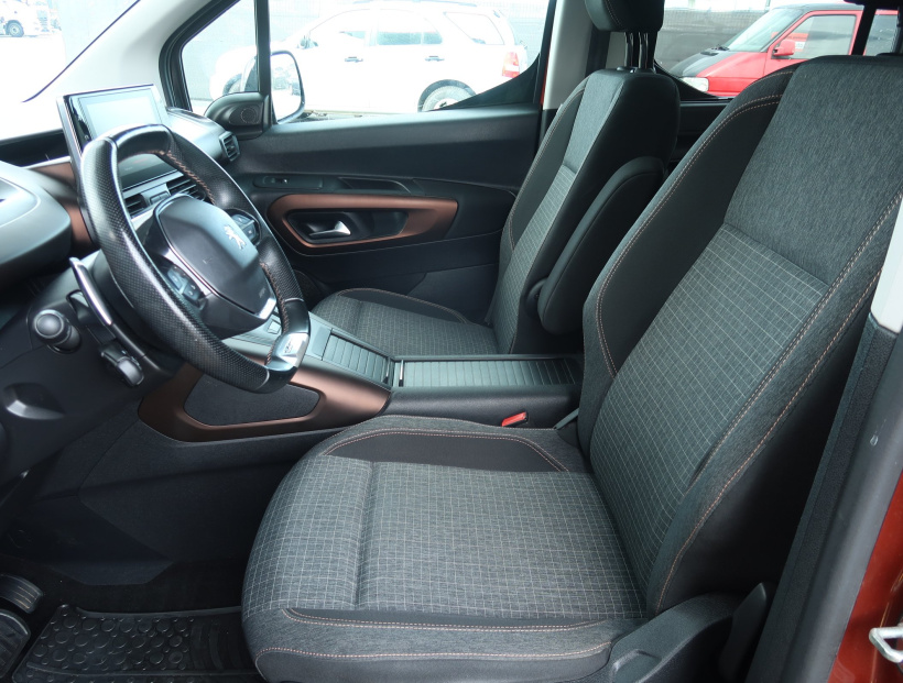 Peugeot Rifter, 2020