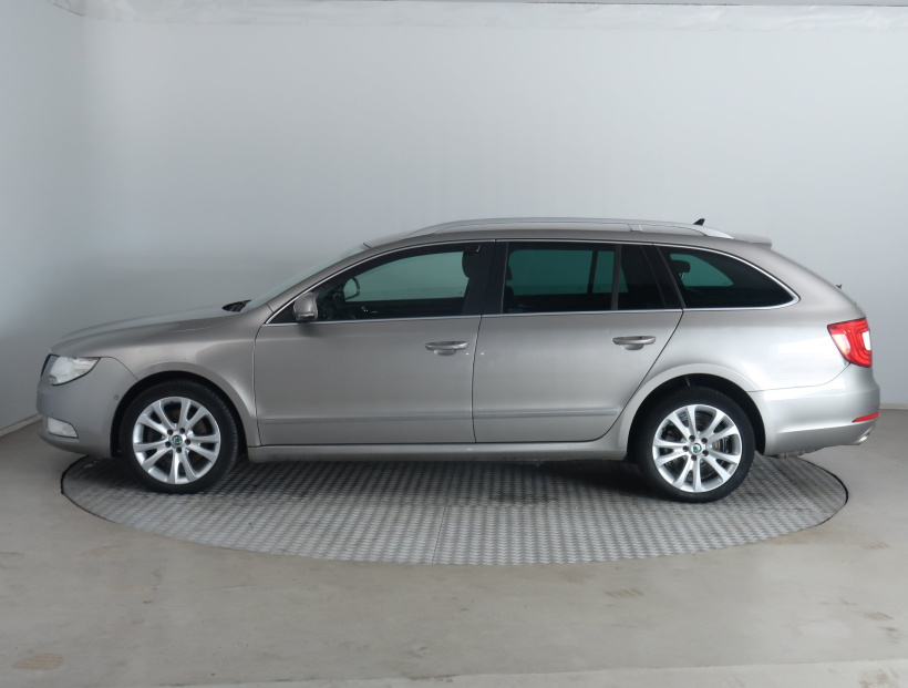 Škoda Superb, 2012