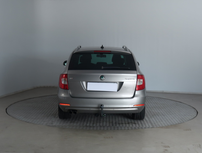 Škoda Superb, 2012