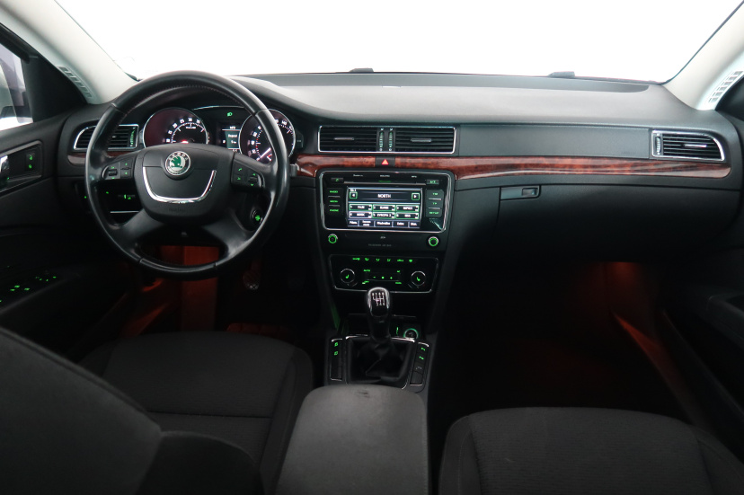 Škoda Superb, 2012
