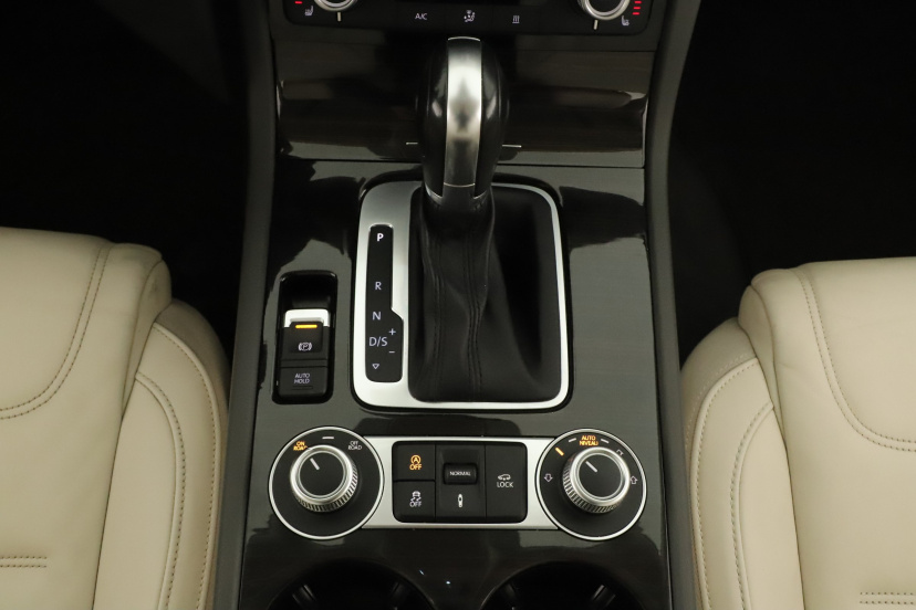 Volkswagen Touareg, 2015