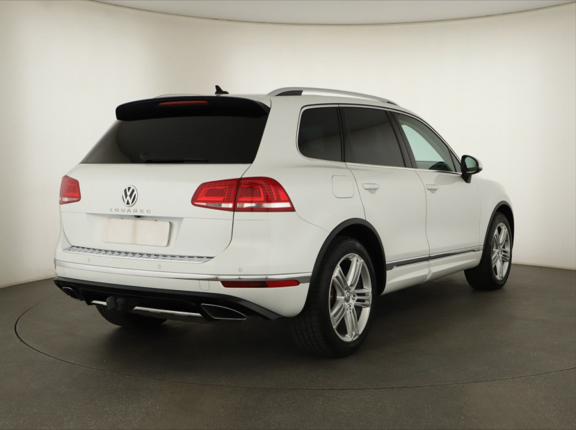 Volkswagen Touareg, 2015