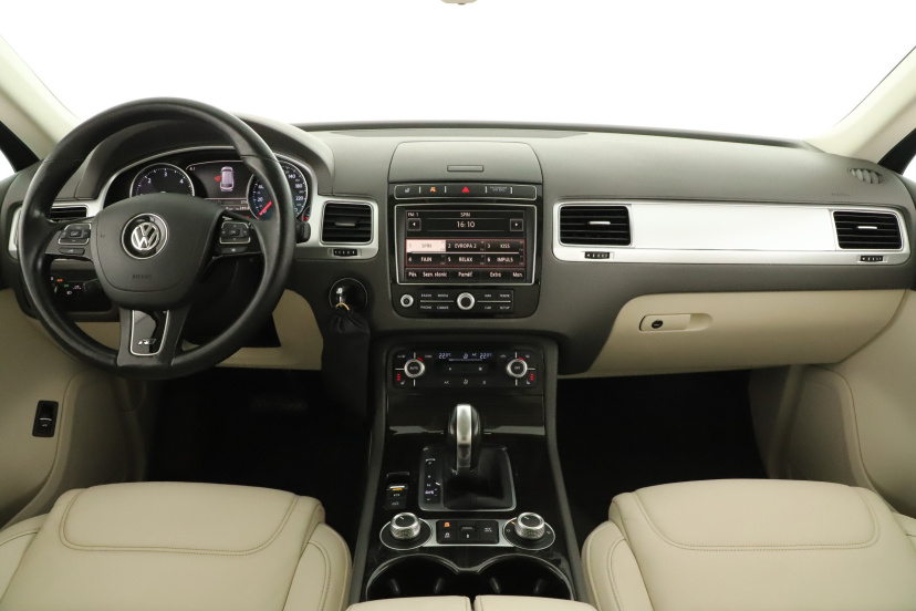Volkswagen Touareg, 2015