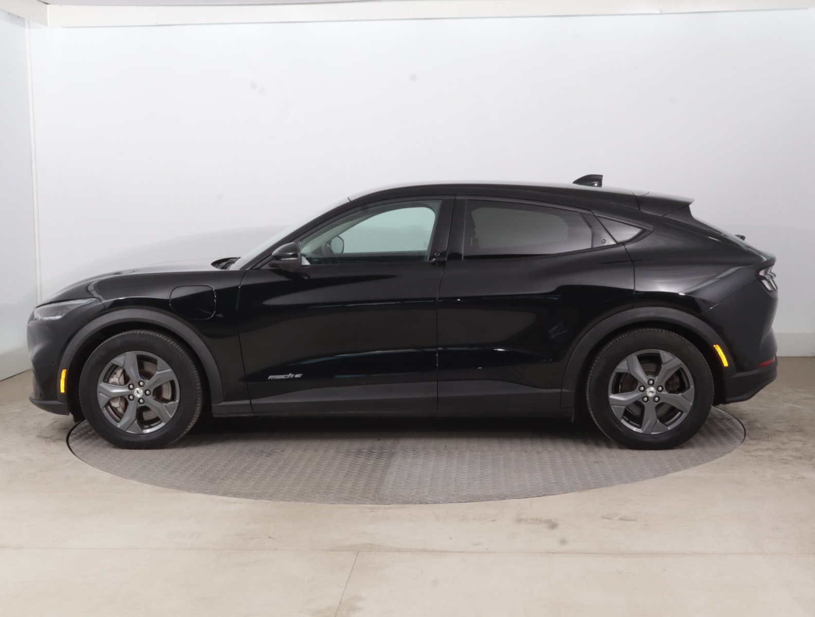 Ford Mustang Mach-E Standard Range RWD, 2021 4