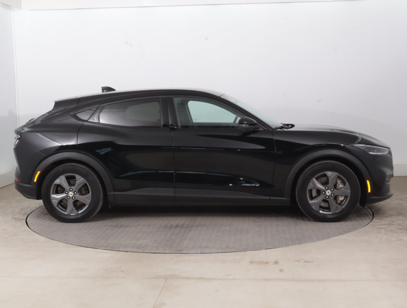 Ford Mustang Mach-E, 2021