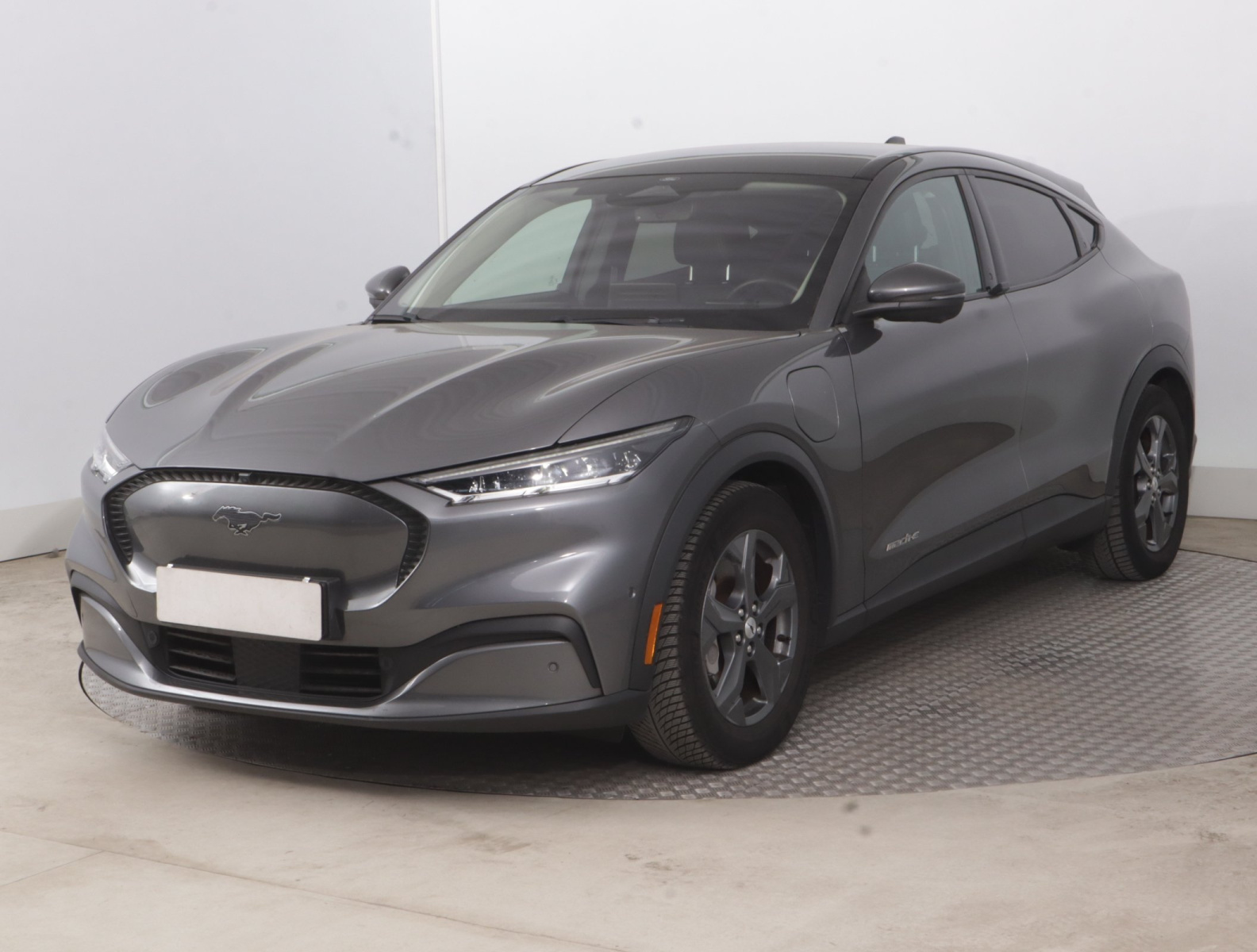 Ford Mustang Mach-E Standard Range RWD, 2021 3