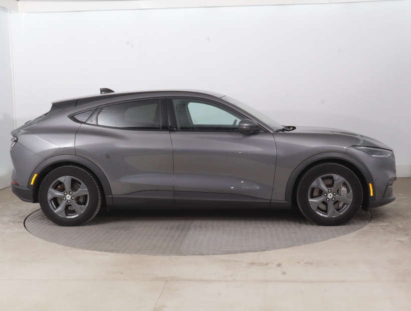 Ford Mustang Mach-E, 2021