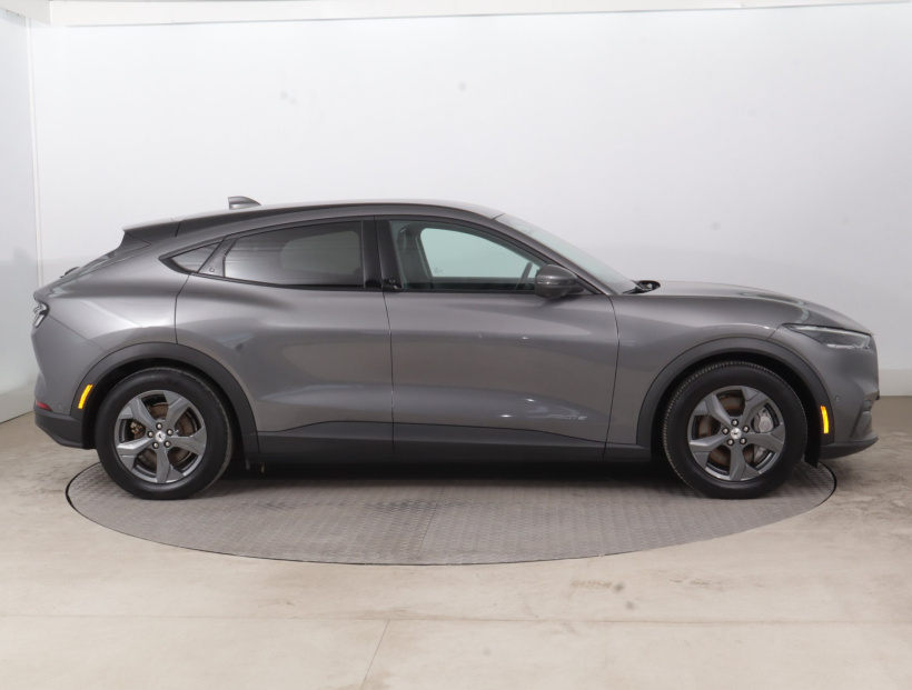 Ford Mustang Mach-E, 2021