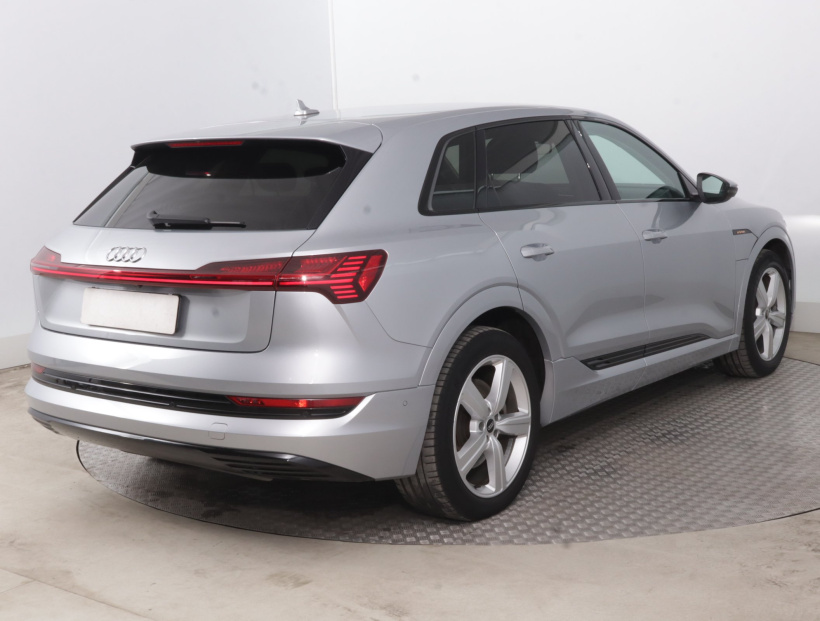 Audi e-tron, 2021