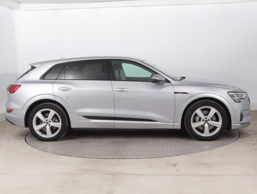 Audi e-tron, 2021