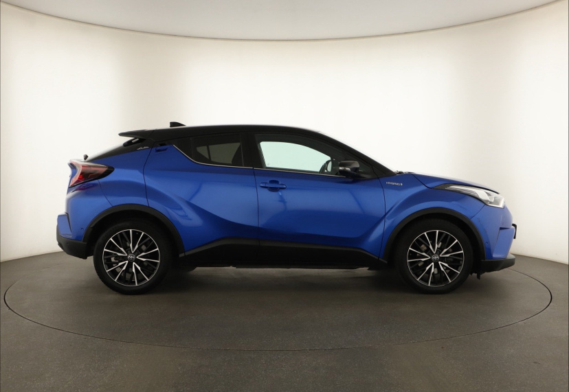 Toyota C-HR, 2018