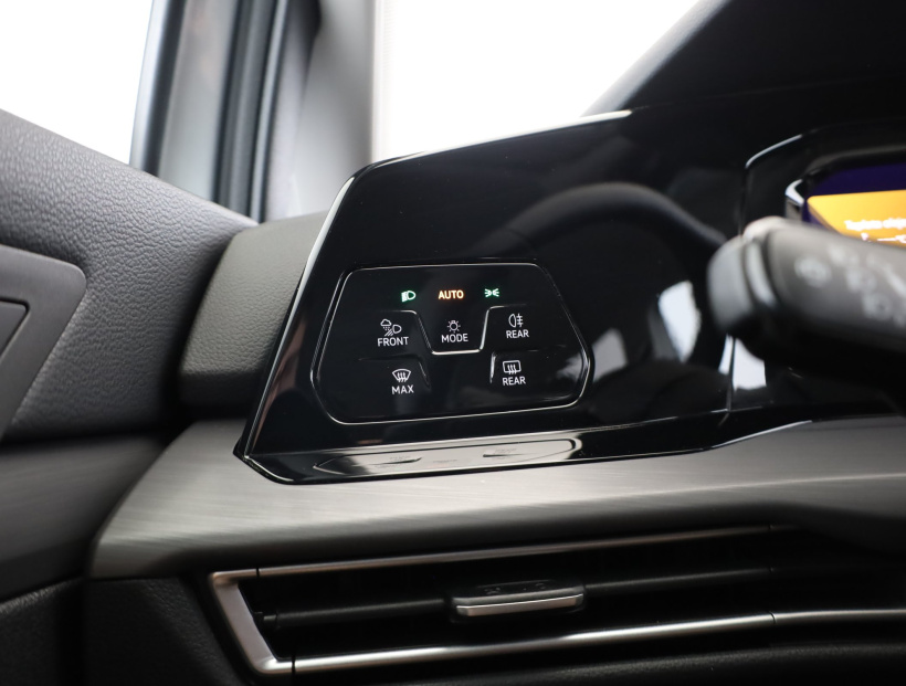 Volkswagen Golf, 2024