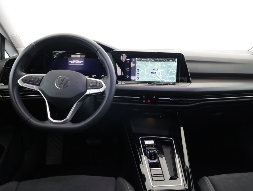 Volkswagen Golf, 2024