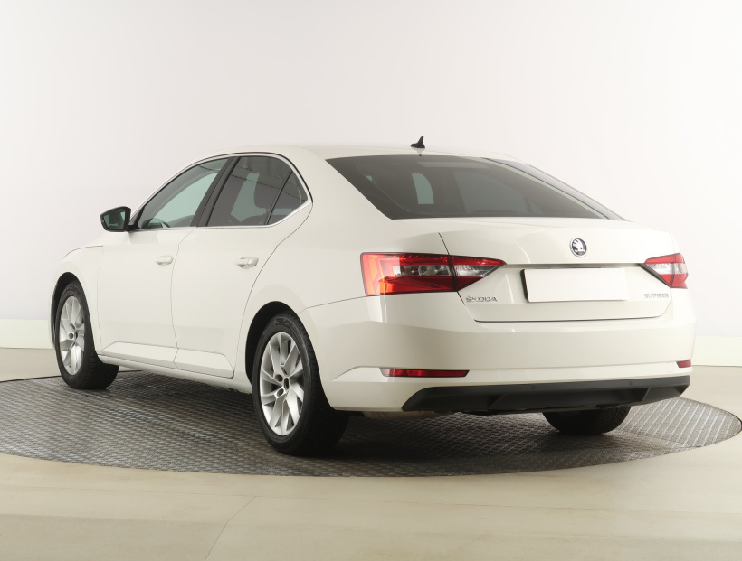 Škoda Superb, 2015