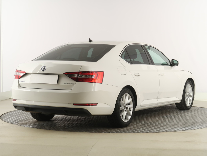 Škoda Superb, 2015