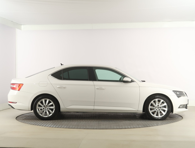 Škoda Superb, 2015