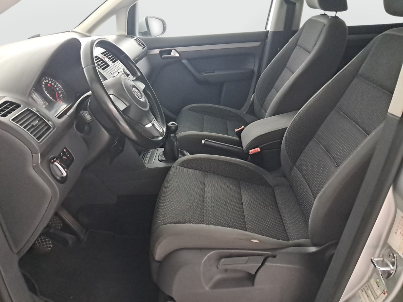 Volkswagen Touran, 2011