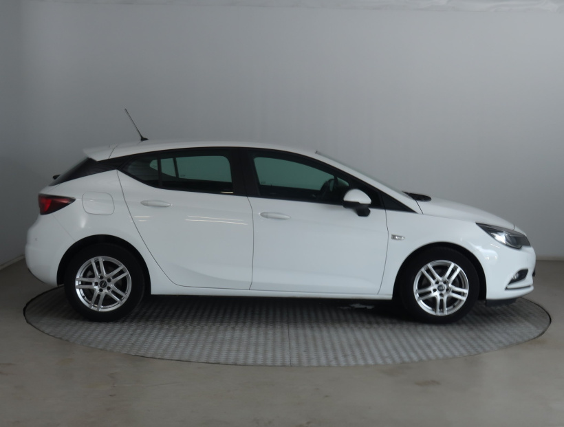 Opel Astra, 2018