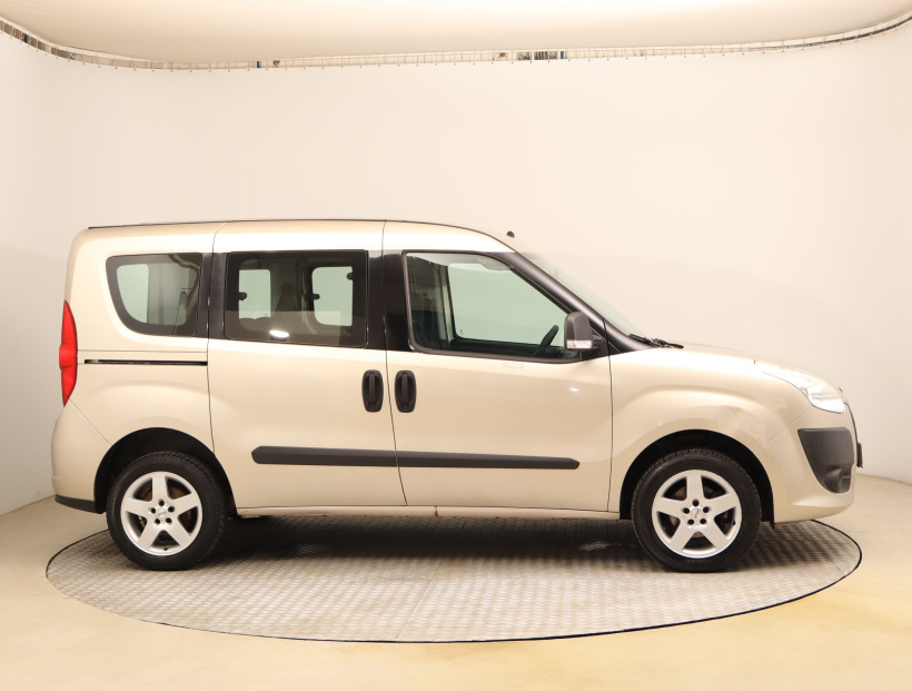 Fiat Doblo, 2011