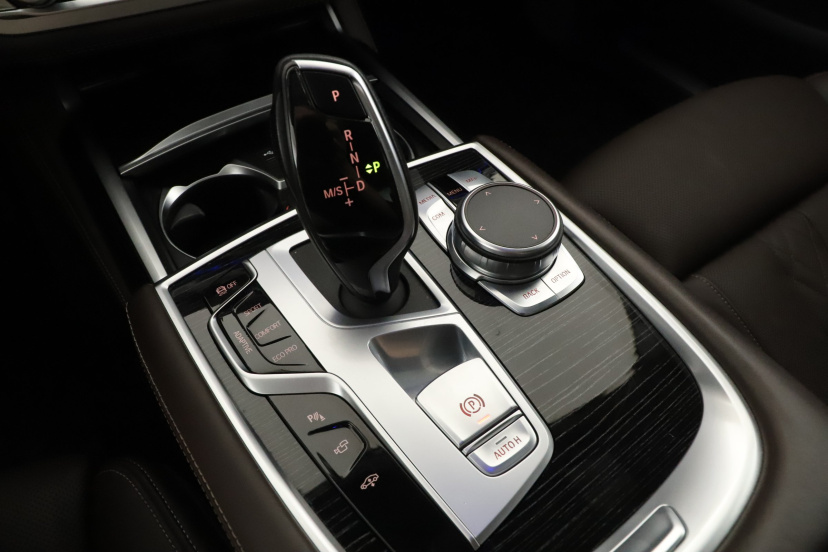 BMW 7, 2019