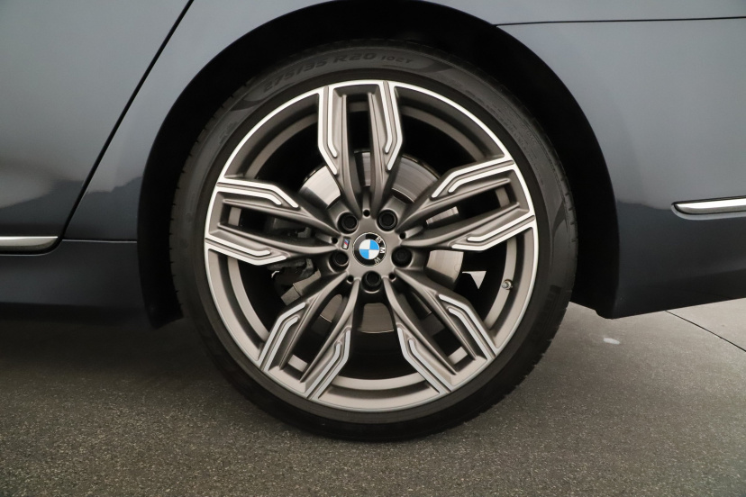 BMW 7, 2019