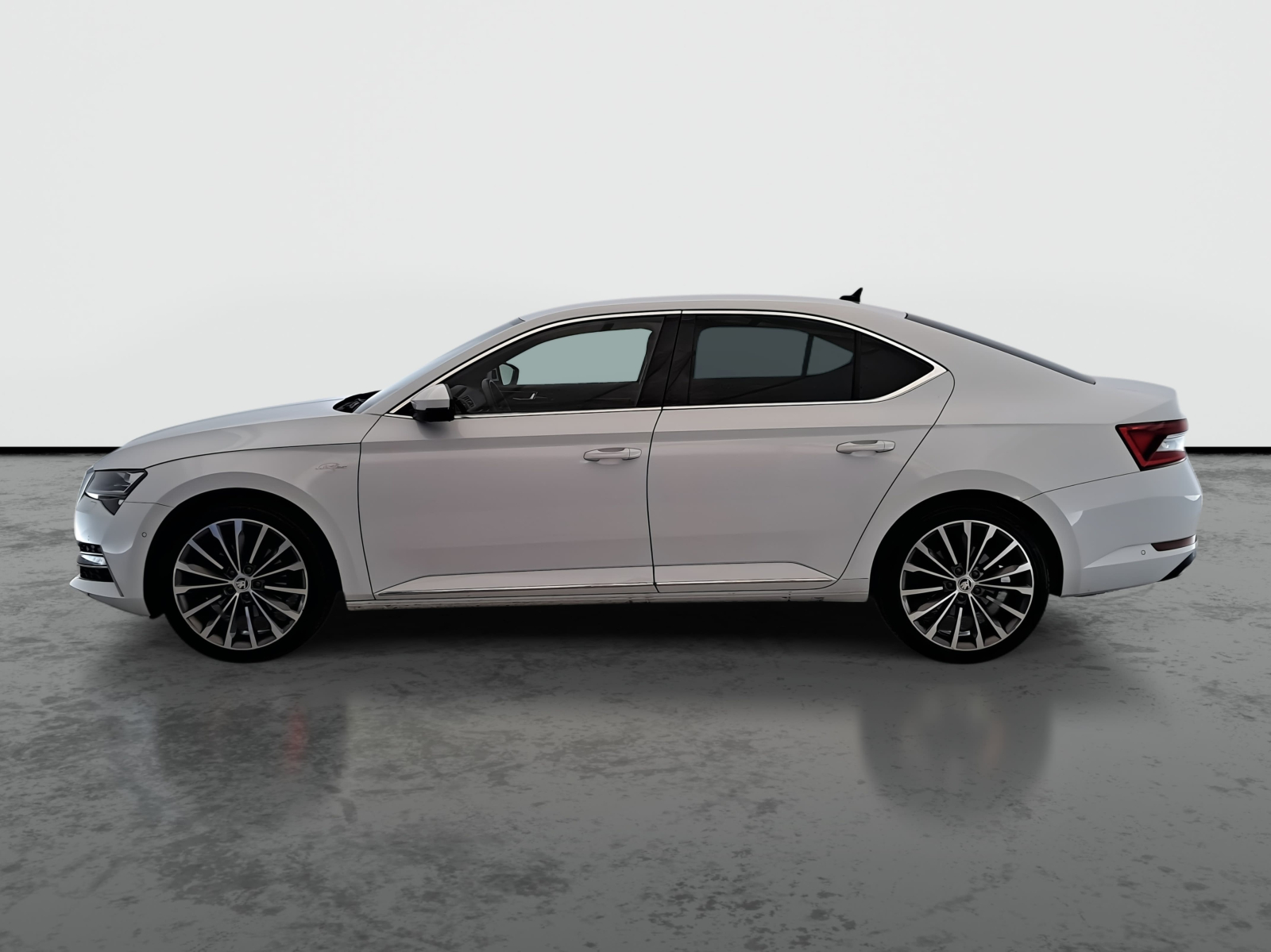 Škoda Superb - 2023