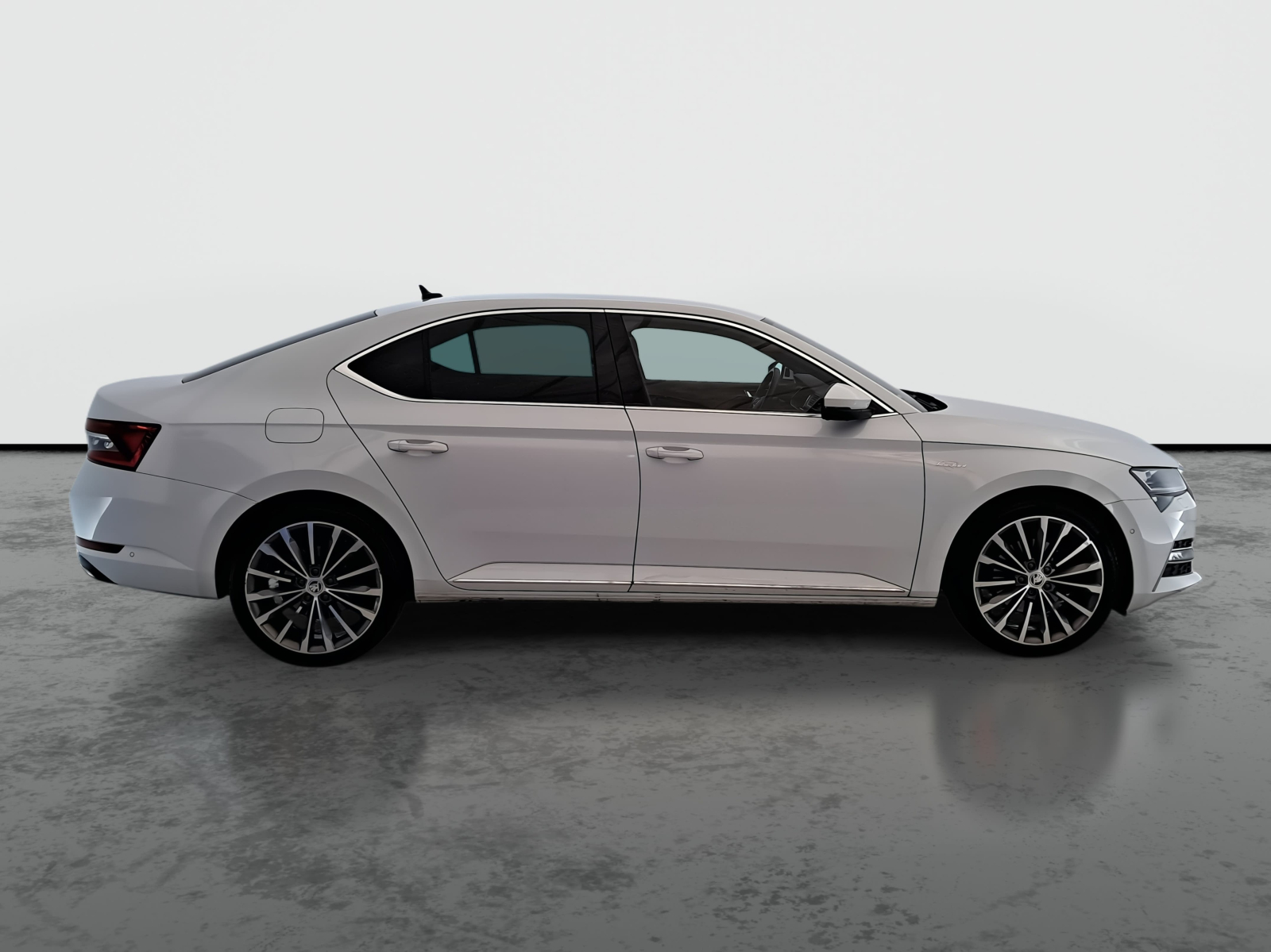 Škoda Superb - 2023