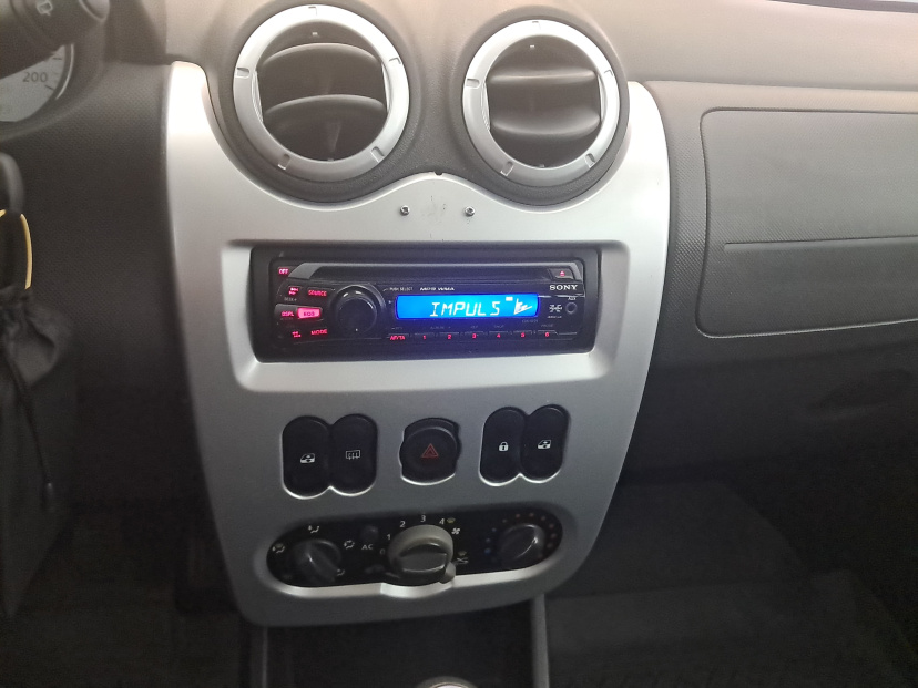 Dacia Sandero, 2011