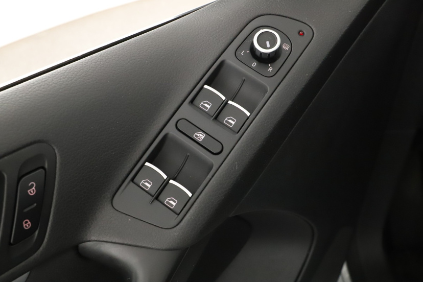 Volkswagen Tiguan, 2012