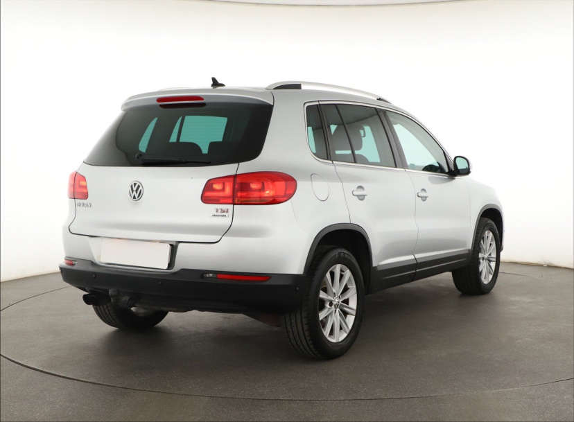 Volkswagen Tiguan, 2012