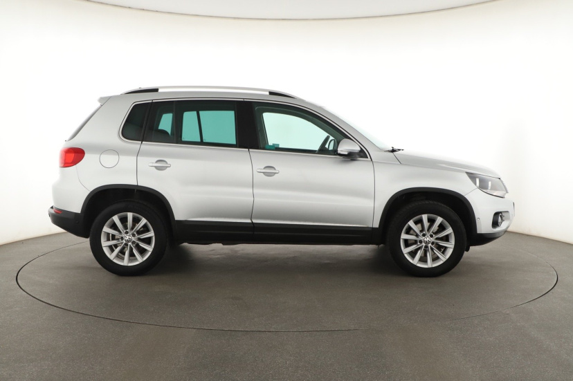 Volkswagen Tiguan, 2012