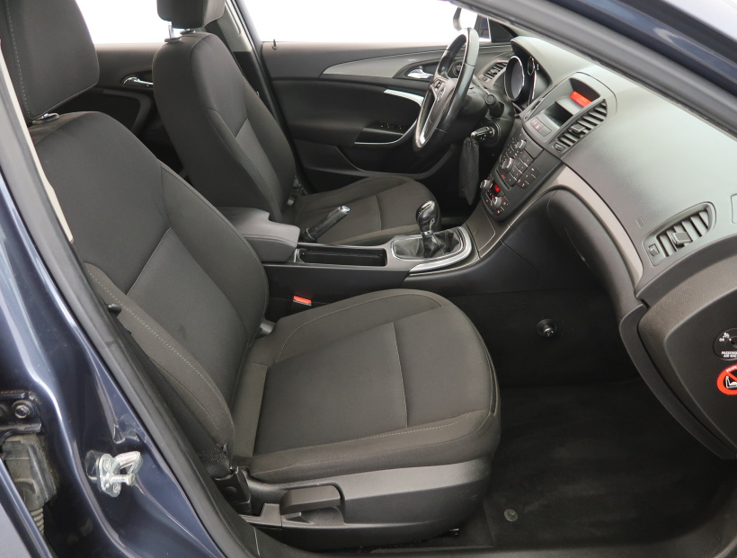 Opel Insignia, 2009