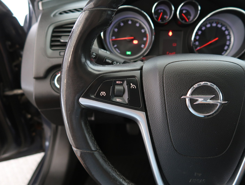 Opel Insignia, 2009