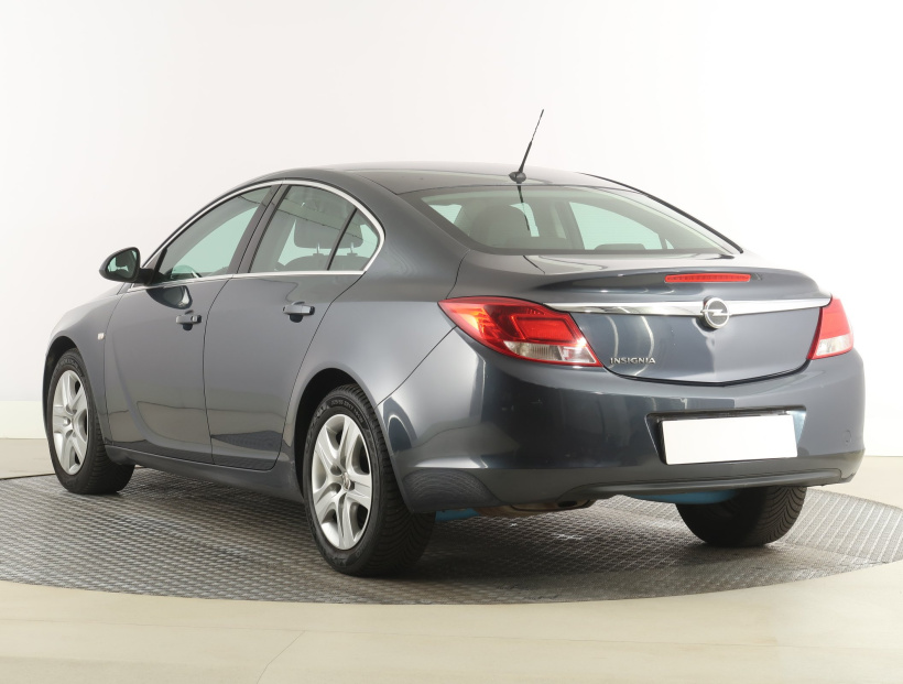 Opel Insignia, 2009
