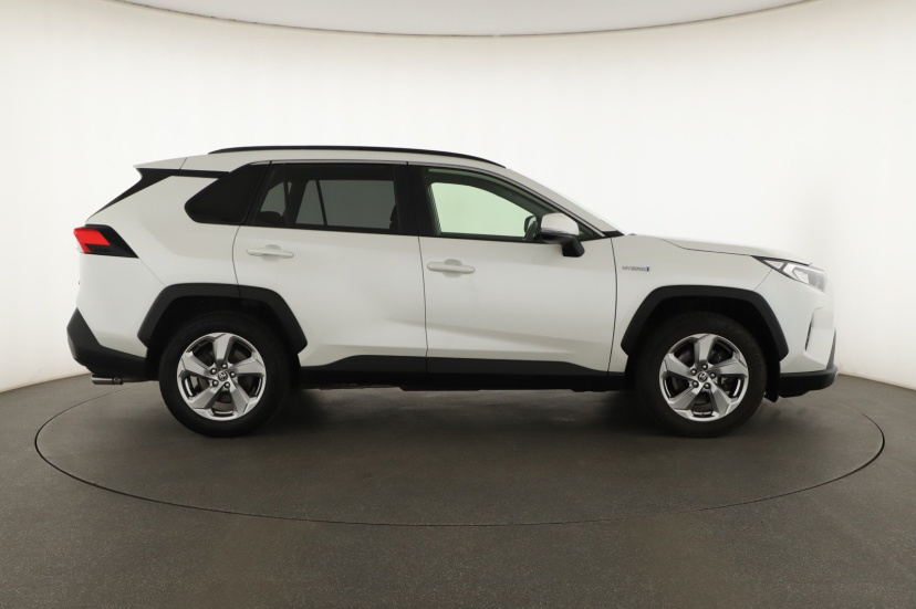 Toyota RAV 4, 2021