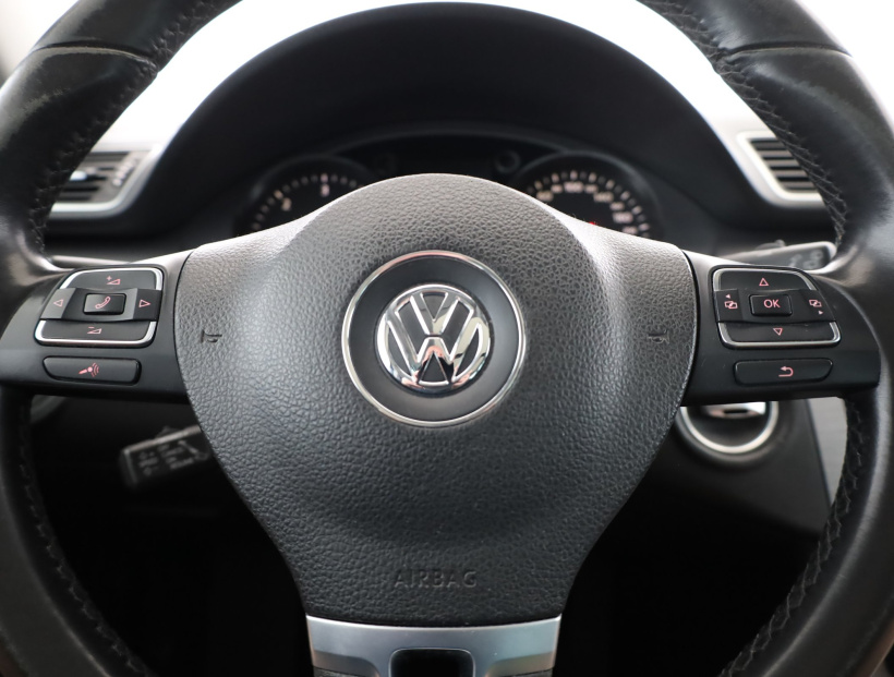 Volkswagen Passat, 2011