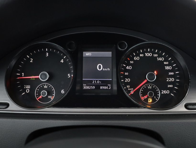 Volkswagen Passat, 2011