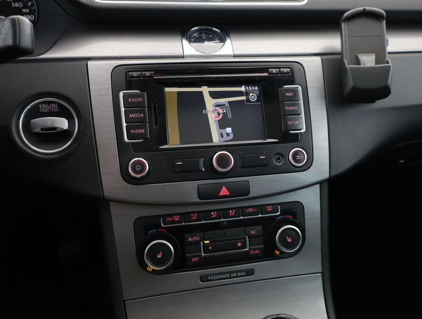 Volkswagen Passat, 2011