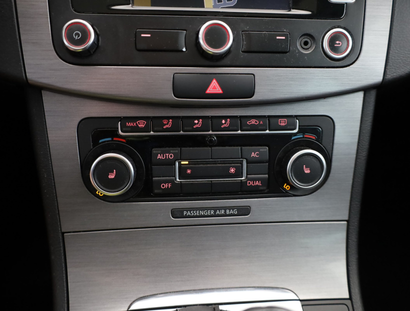 Volkswagen Passat, 2011