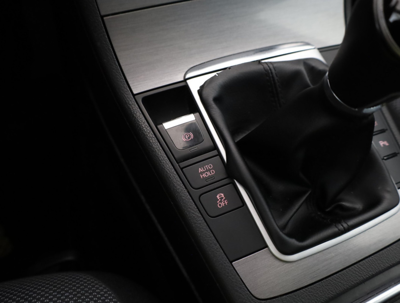 Volkswagen Passat, 2011