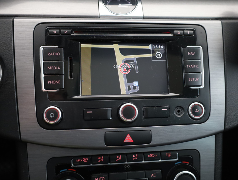 Volkswagen Passat, 2011