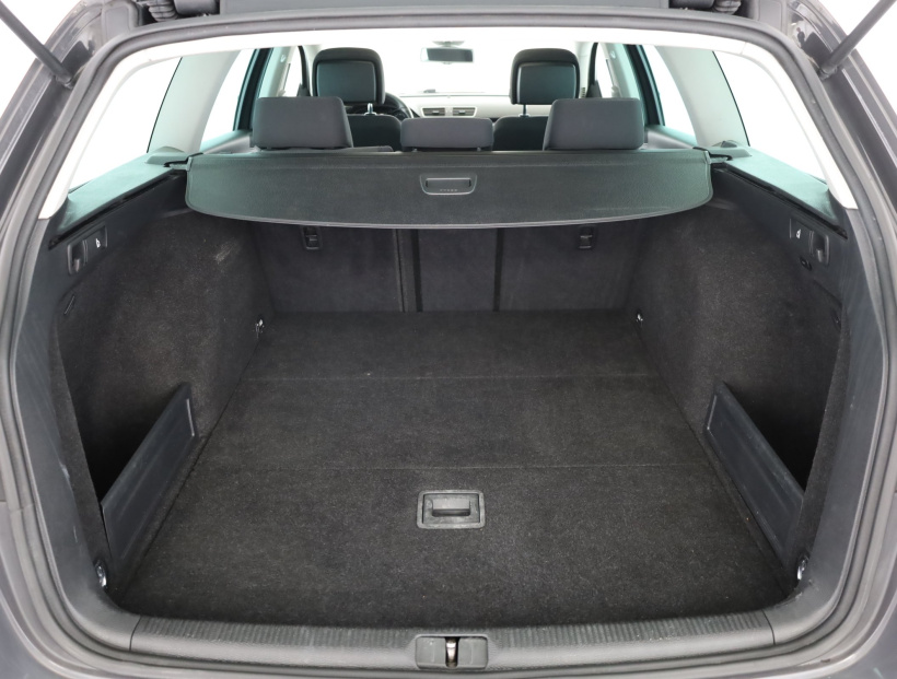 Volkswagen Passat, 2011