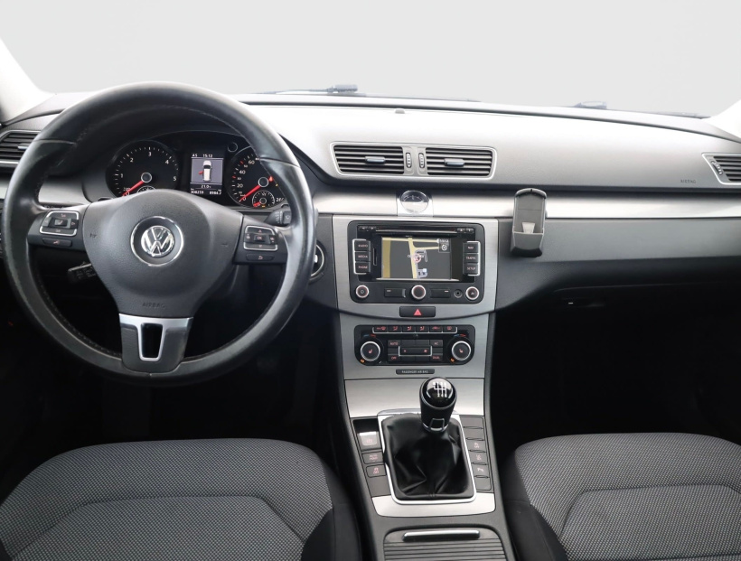 Volkswagen Passat, 2011