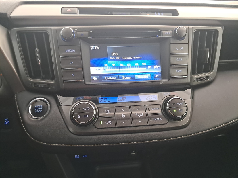 Toyota RAV 4, 2015